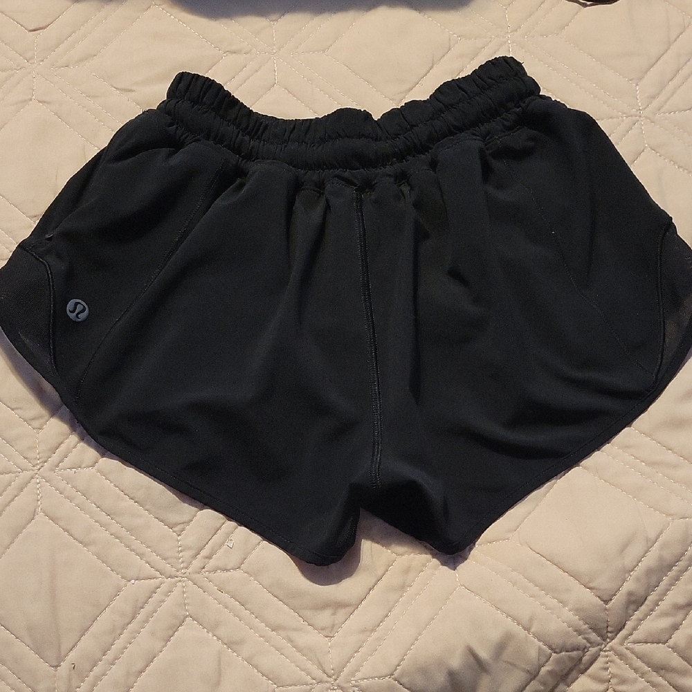 lululemon Hotty Hotty Rise Short Athletic Black Shorts 2.5